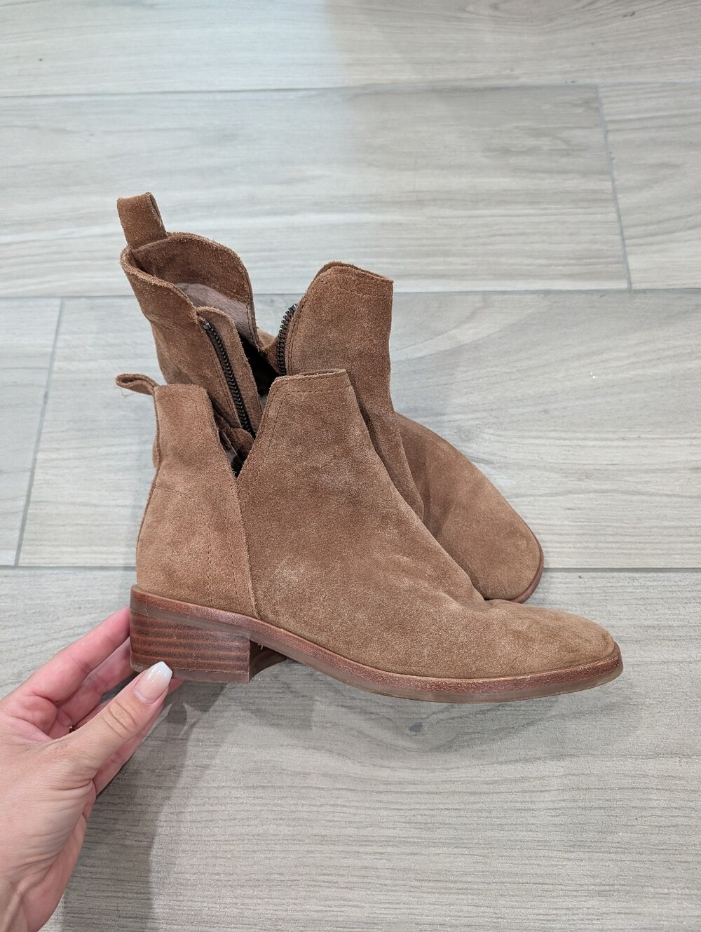 Chelsea & Violet Fiona Brown Suede Ankle Booties Size 6.5 - Picture 2 of 8